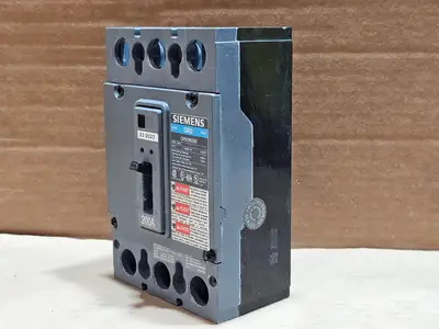 NEW SIEMENS QR23B200