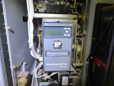 3200A GE AKD-8 Switchgear, 480V, x6 1600A, x1 3200A Bkrs