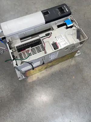 ALLEN BRADLEY 20DD011A3NYNA1NNA /A PowerFlex 700S 7.5HP 3Ph 0-320Hz 480V @2A