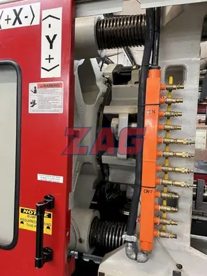 USED 2004 CINCINNATI MILACRON MM 725 105