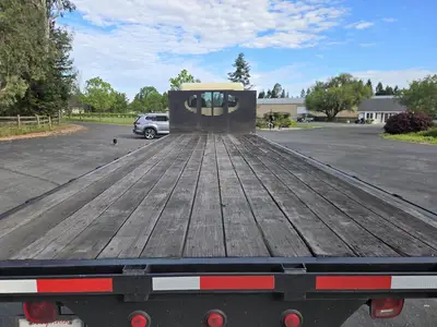 USED 2017 PETERBILT 348