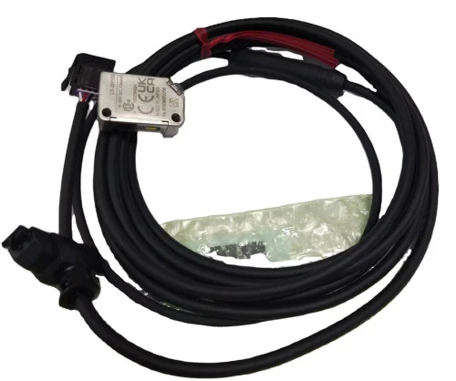 Keyence LR-XH250 Compact Photoelectric Sensor Head, Separate Amplifier Model [New]