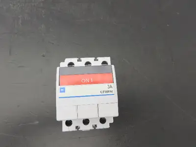 Fuji Electric CP30FM-3P003 Circuit Breakers 250VAC 3A 3-Pole