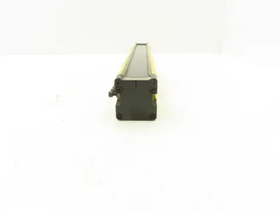 Allen Bradley 440L-T4D0450-N Light Curtain Transmitter Guardmaster POC-30