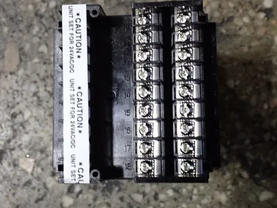 Used HONEYWELL UDC3200 / DC3201CE100R21010000000 Temperature Controls Ohio US | HGR 24 #1133424