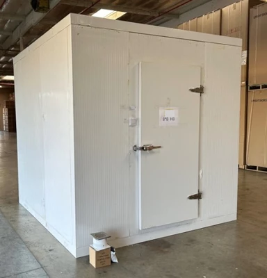 171-0067 8’ x 8’ Walk In Cooler Box with Floor