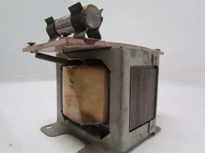 General Electric 9T56Y3170 control transformer .200 KVA 220/208 V Pri 24V Sec