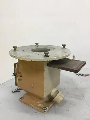 USED METAL FABRICATOR MAGNET