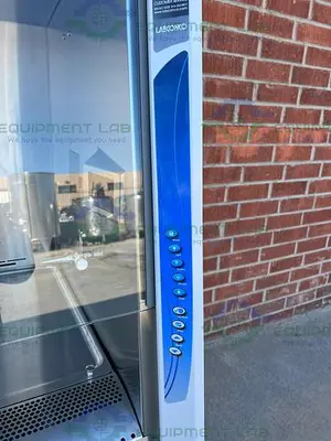 USED LABCONCO 302611100 CLASS II TYPE A2 LOGIC PLUS BIOLOGICAL SAFETY CABINET 6 FT, 115V