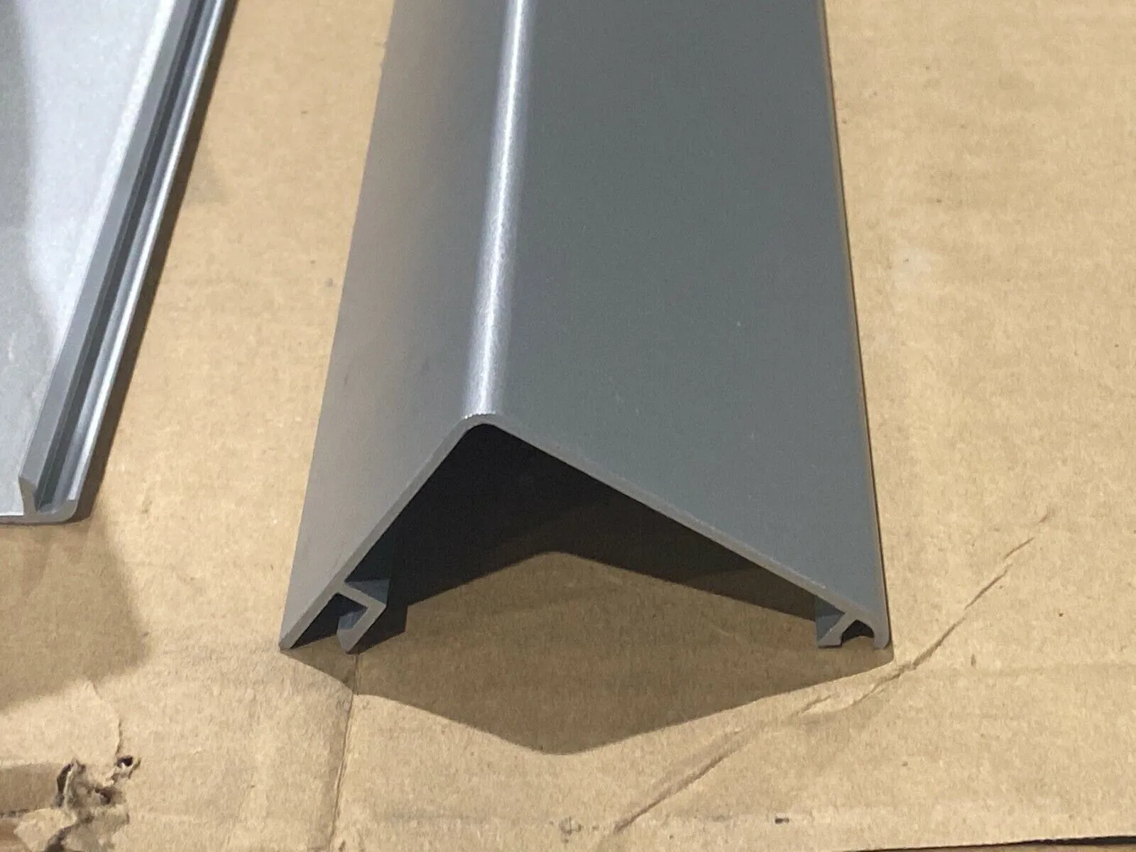 SBD-CS-5'-IS | Legrand  Wiremold Raceway Base Cover 5' x 67mm x 49mm BOX OF 7 - New Other