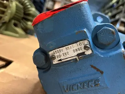 Used VICKERS 3520V-35A5-1A6-20-282-D880 Pumps | Surplus Asset Holdings #1206194