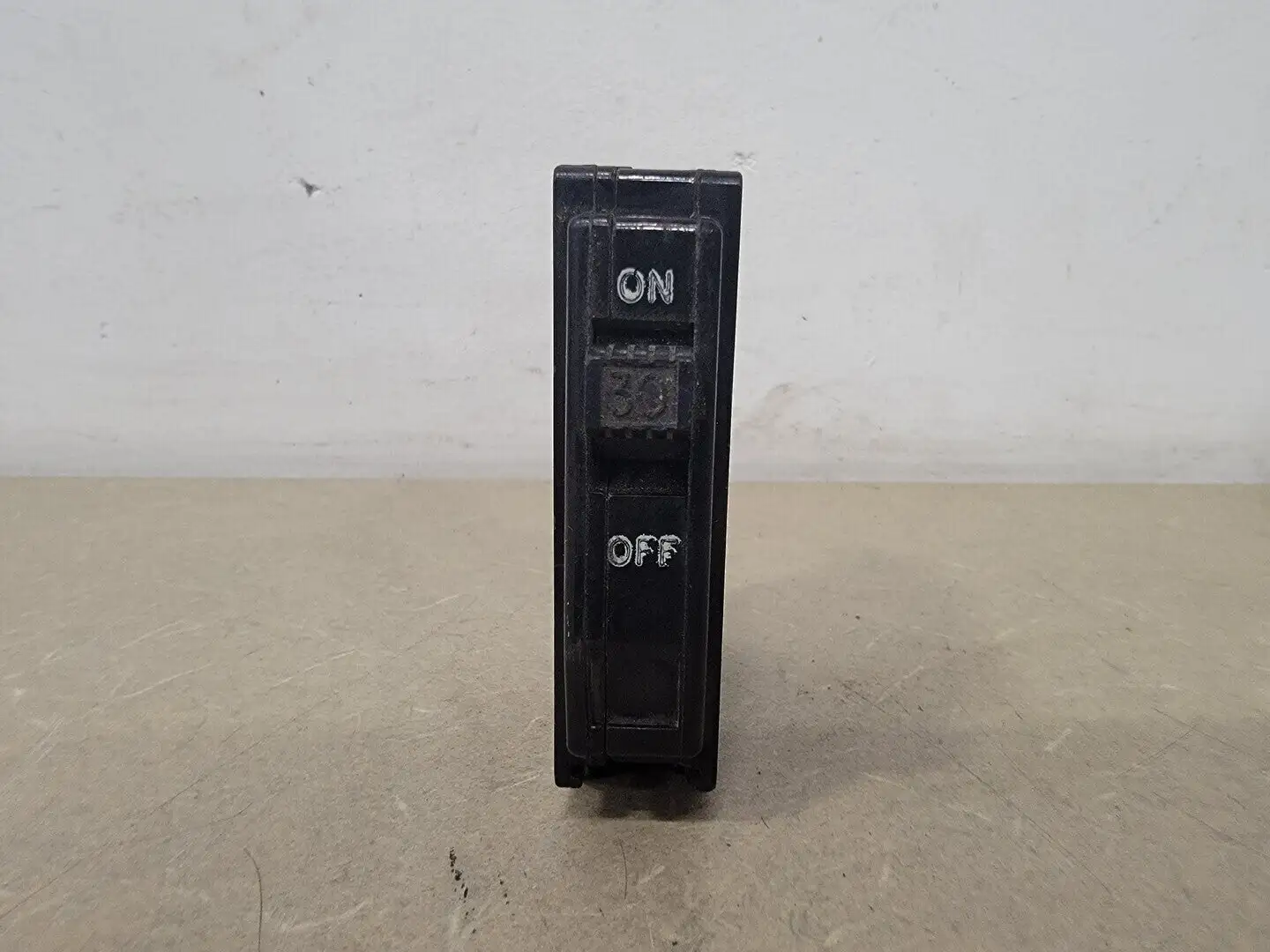 USED SQUARE D QO130