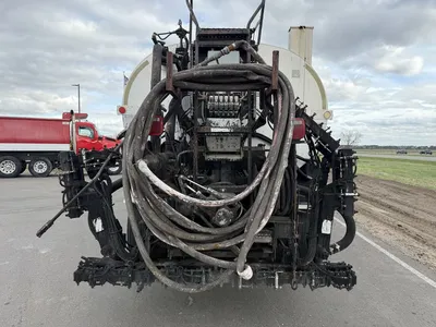 Used 2021 FREIGHTLINER BEARCAT ASPHALT DISTRIBUTOR Tanker trucks Minnesota US | Carco Truck & Equipment #1514032