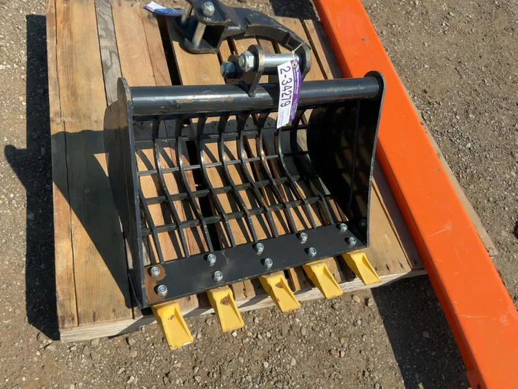 Used _UNKNOWN_ _UNKNOWN_ Multipurpose Buckets Michigan US | Miedema Asset Management Group #1311934