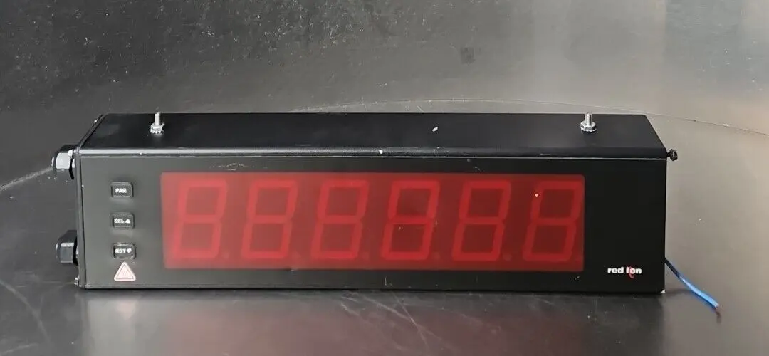 Red Lion LD2T06P0 Timer/Cycle Counter (BIN333)