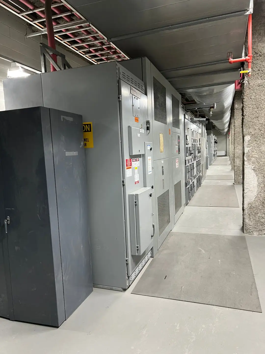 LV Double-Ended Unit Substation - 2 x 2000/3000kVA, 13.8kV Transformers w/ 600V MAGNUM DS Switchgear