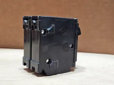 USED SCHNEIDER ELECTRIC CHOM220