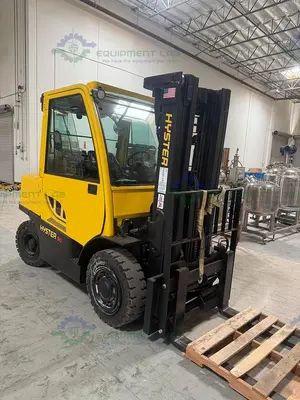 USED HYSTER H90FT FORKLIFT 9000 LBS CAPACITY 3 STAGE MAST W/ HEATING AND AC MFG 21
