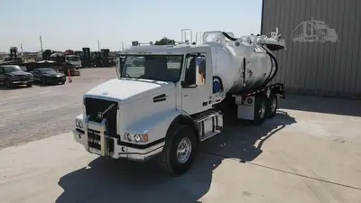 Used 2019 VOLVO VHD64B200 Vacuum Truck Texas US | Roll Off Truck World #1492017