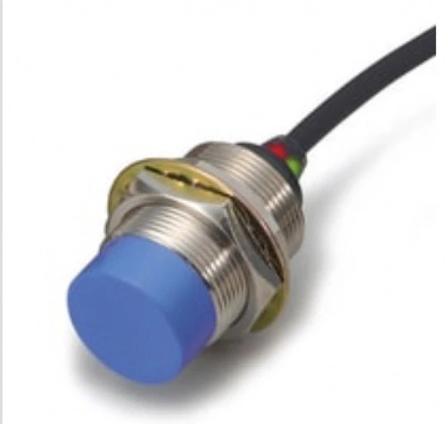 Keyence ED-130U Inductive Proximity Sensor, Main Unit, Unshielded Type, M30, NPN [New]