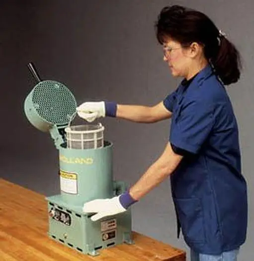 NEW New Holland – Model K-11 6″ x 6″ Centrifugal Dryer