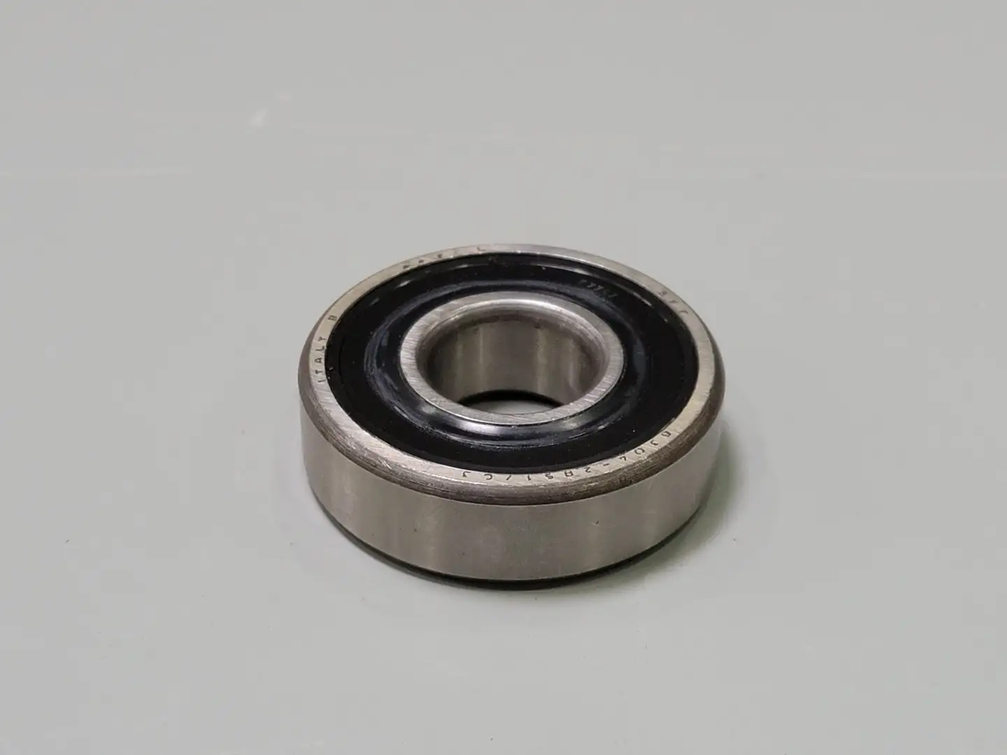 NEW SKF 6304-2RS1