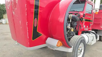 USED 2013 PETERBILT 365