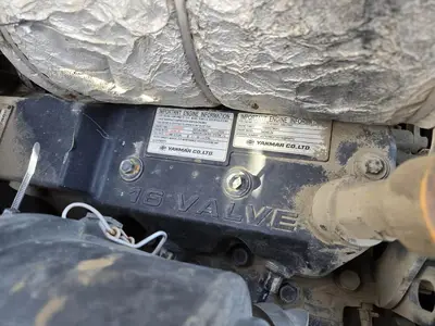 USED 2005 KOMATSU SK1026-5N