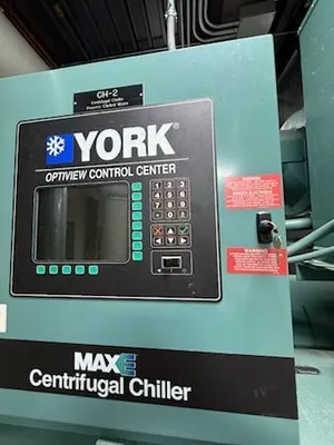 2007 YORK VSD-351KFT-46 Chiller | Kaste Industrial Machine Sales (2)