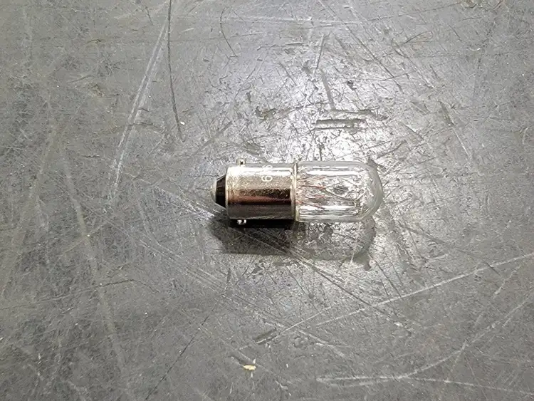 New | in-Stock STANDARD 2.6T3.25/CL/130V/3M/BA9S/STD Lighting British Columbia CA | Lenmark #253785