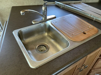 USED 2013 WINNEBAGO F53