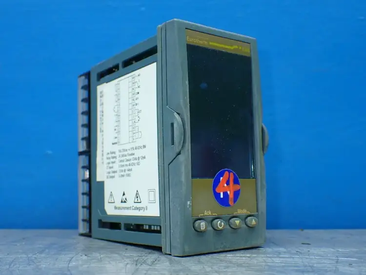 Used EUROTHERM 3208/CC/VH/DXX/R/4CL/G/ENG Temperature Controls Ohio US | HGR 24 #802938