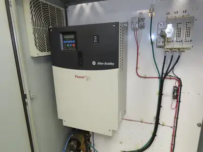 Allen Bradley 22C-D072A103 Powerflex 400 AC Drive VFD 50Hp 460V 3Ph Enclosure