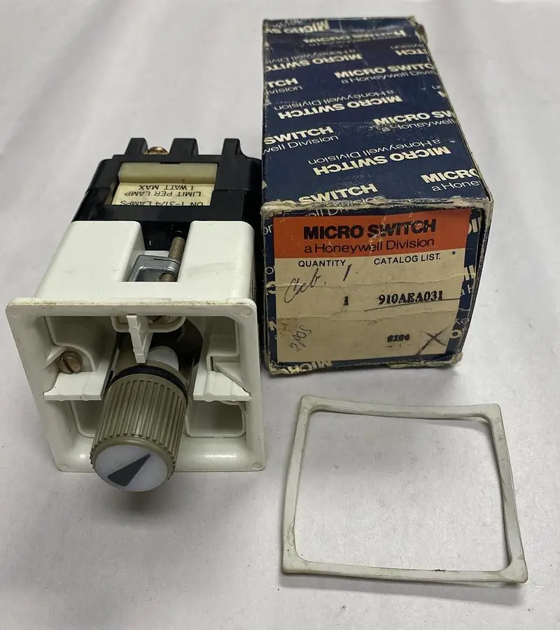 New | in-Stock MICRO SWITCH 910AEA031 Miscellaneous Equipment (Electrical & Power) | Surplus Asset Holdings #1188513
