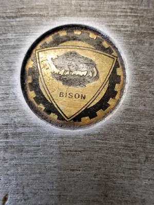 USED BISON 3205-25