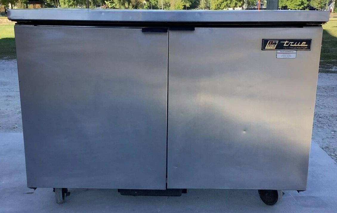 152-0402 True TUC-48 Under-Counter 2 Door Self Contained Cooler Refrigerator