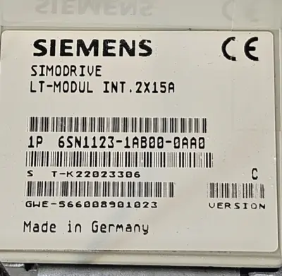 Siemens 6SN1123-1AB00-0AA0 / 6SN1118-0AE11-0AA1 Simodrive Loc1E11