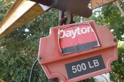 USED DAYTON 4Z811B