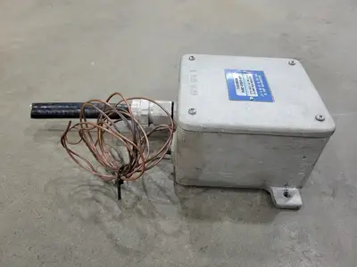 USED THERMON R3C-0120-DP