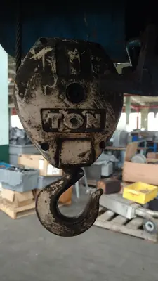 SPC9228  Material Handling Equipment 2,000 lbs. Shaw Box cable hoist, model 114462