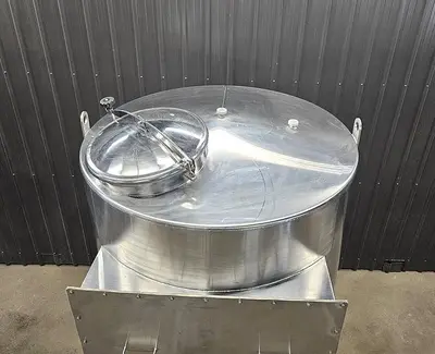 Used 900 Gallon Tank, Stainless Steel