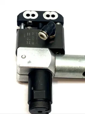 Used Maverick Industrial Sales Linear Slide/Cylinder For Pneumatic Nipper MISSING O-BRACKET Pneumatic Cylinders Michigan US | Maverick Industrial Sales #1401353