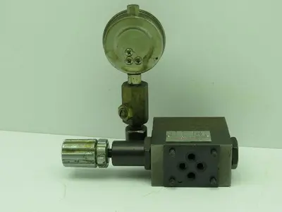 Daikin Kogyo MG-02P-03-30-T-08 Hydraulic Pressure Reducing Valve with Gauge