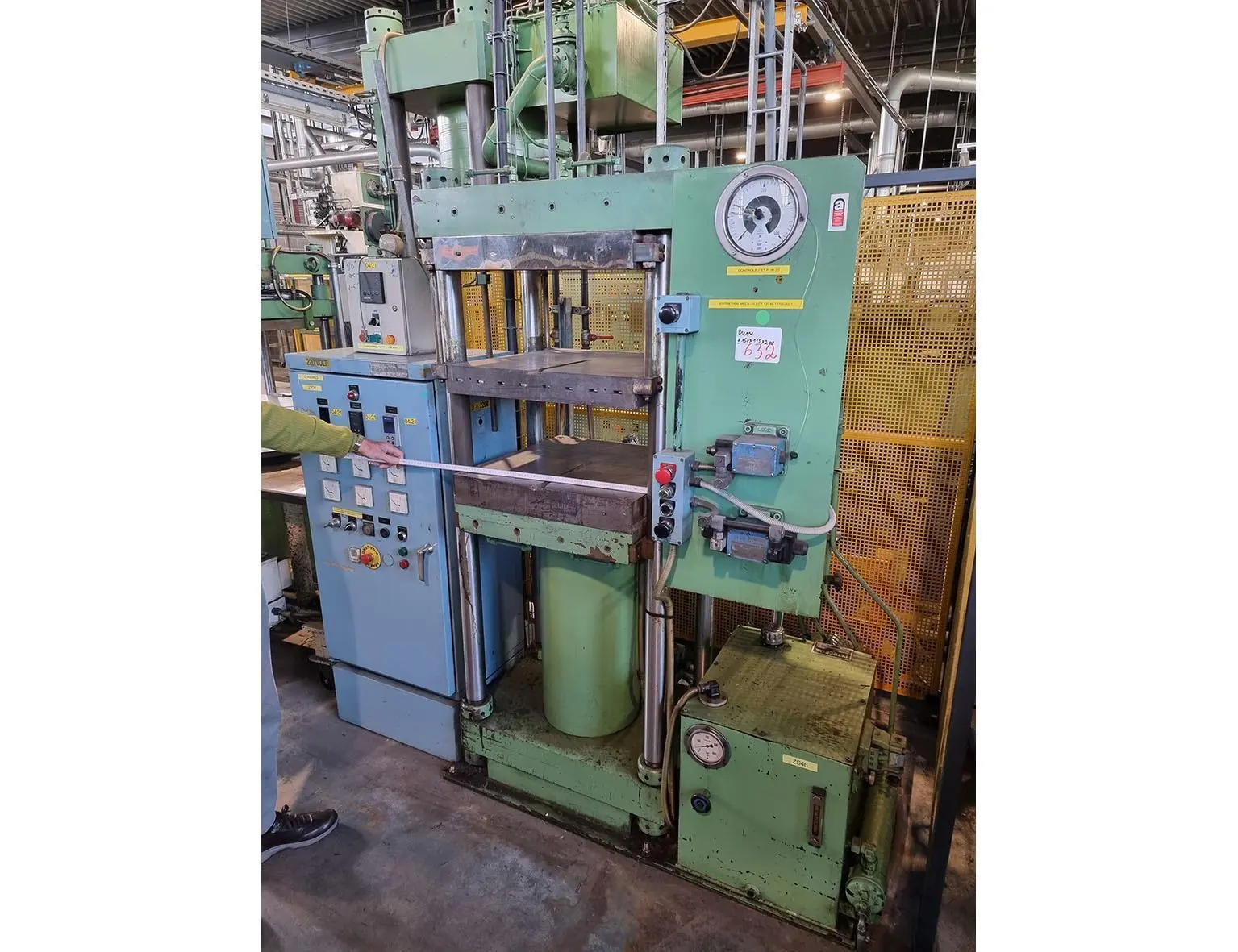 USED DARRAGON 100 TON HEATED