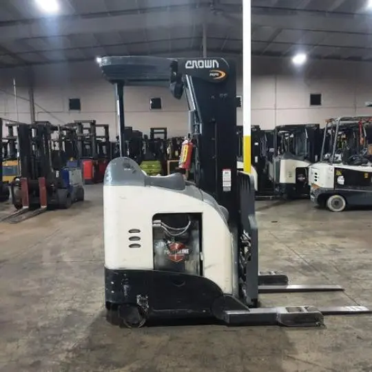 USED 2016 CROWN RR5725-45