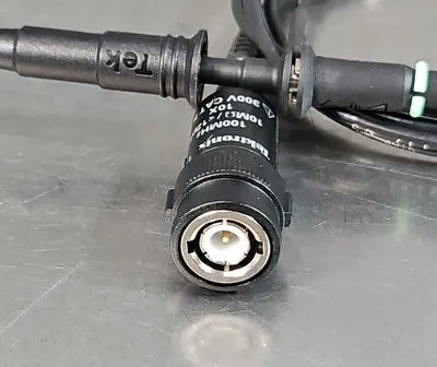 Tektronix TPP0101 Voltage Probe 100 MHz. 5E-17