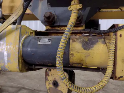 3 TON X 17’ F&G / LOAD LIFTER UNDER-SLUNG POWERED CRANE: STOCK #22971
