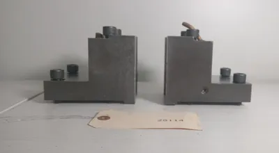 2x square crosswise turning tool holder BMT65 Doosan Puma  Lathe