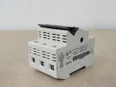 USED ALLEN-BRADLEY 1492-FB3C30-L