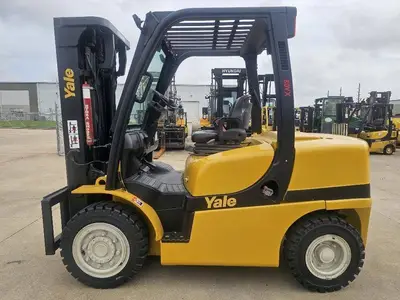 Used 2018 YALE GDP080VX Internal Combustion Forklifts: Pneumatic Tire Illinois US | Somerset Equipment Sales #1546162